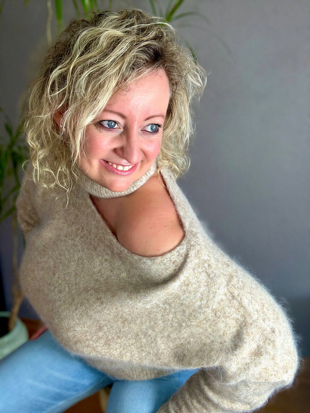 Trui one shoulder